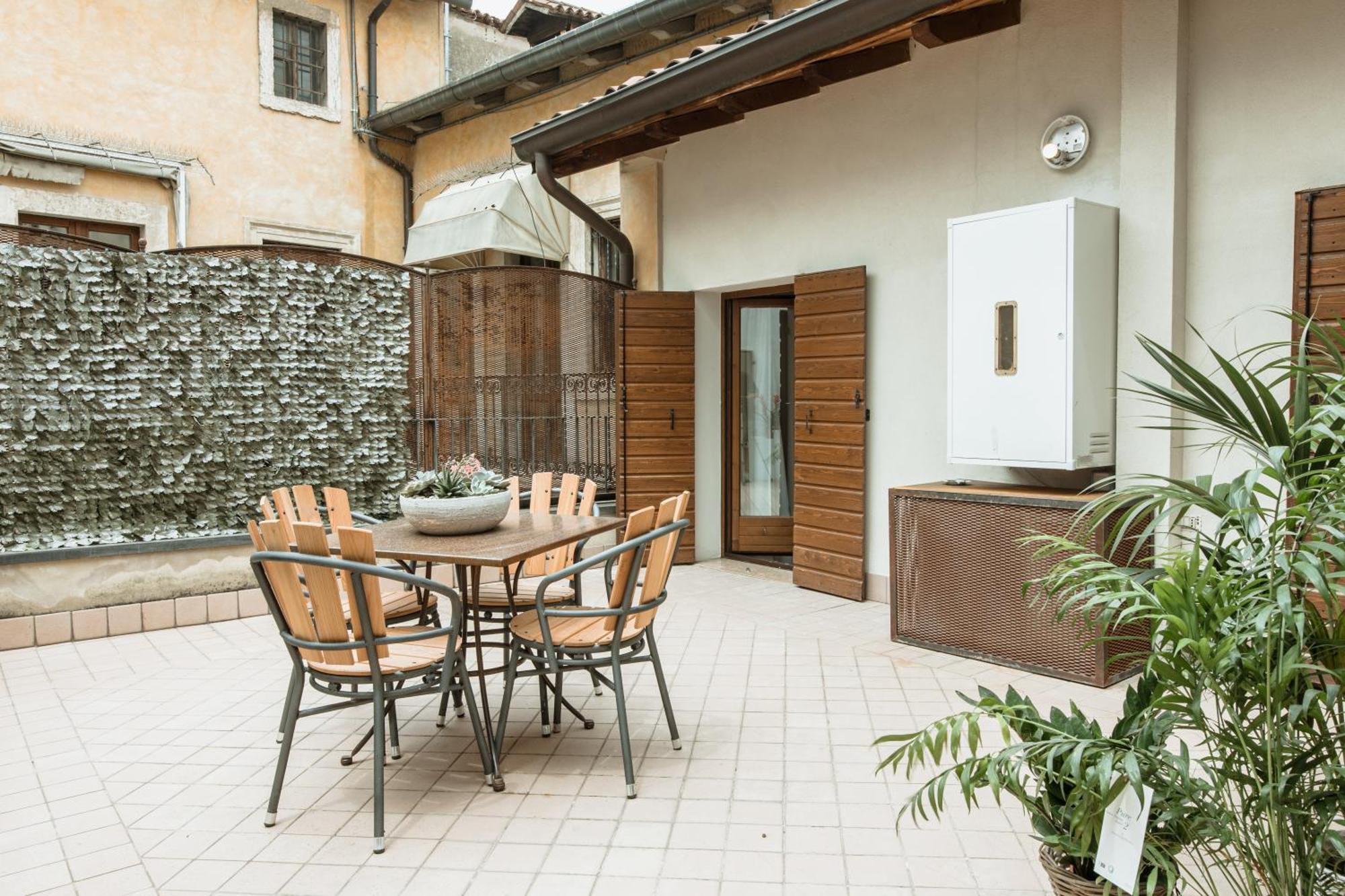 Osteria Luxury Apartments 佩斯基耶拉德加达 外观 照片